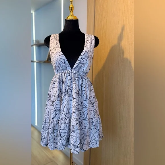 House of Harlow 1960 Open Back Cocktail Dress | Earth Muse - Picture 2 of 8